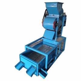 Groundnut Shelling/Decorticator Machine with Grader 200 to 500 Kg/hr (Without Motor)
